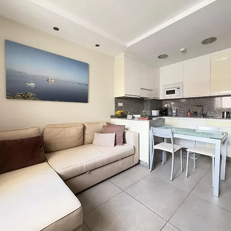 Beachfront Sagasta66 Apartament